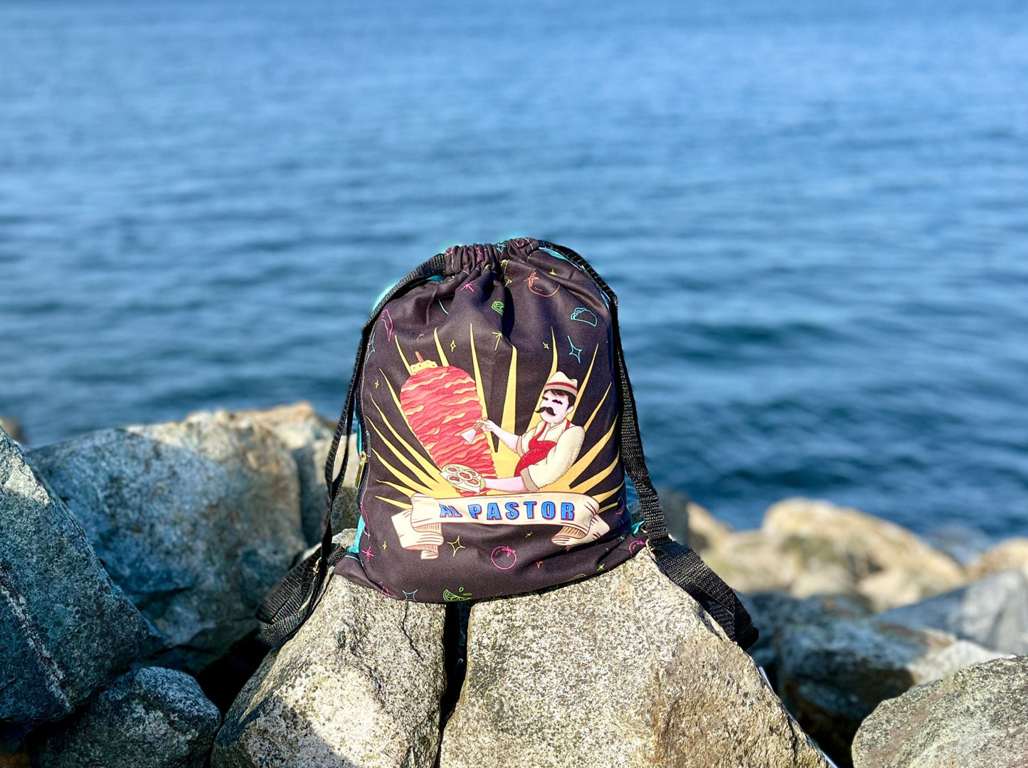 Mochila con toalla de playa Taquero: ¡2 en 1 sin arena, de secado rápido y versátil!
