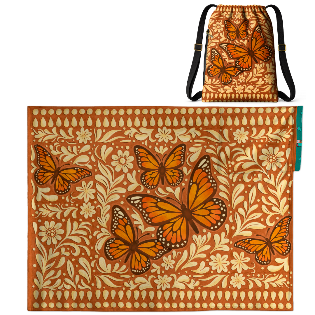 Monarch butterfly: 2-in-1 Cozy Blanket Backpack | Mexican Cobichila | Teporingo