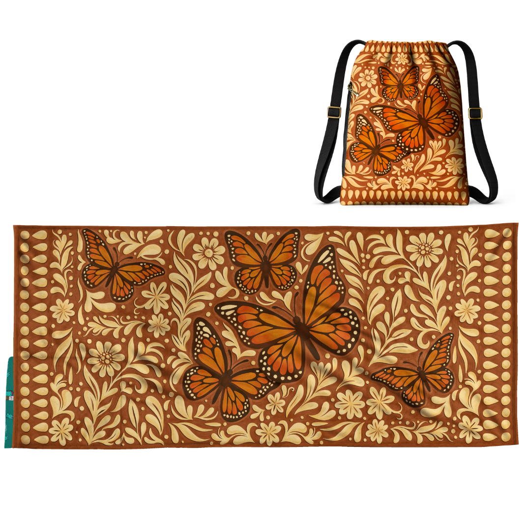 Monarch butterfly: 2-in-1 Beach Towel Backpack | Mexican Mochitoalla | Teporingo