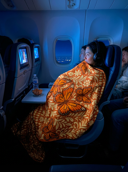 Monarch butterfly: 2-in-1 Cozy Blanket Backpack | Mexican Cobichila | Teporingo