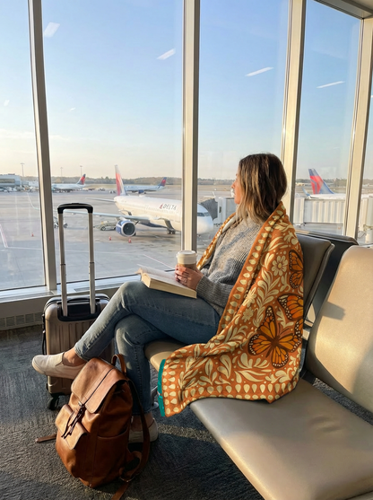 Monarch butterfly: 2-in-1 Cozy Blanket Backpack | Mexican Cobichila | Teporingo