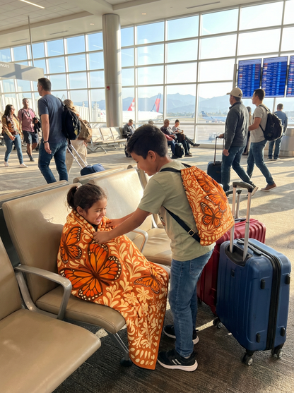 Monarch butterfly: 2-in-1 Cozy Blanket Backpack | Mexican Cobichila | Teporingo