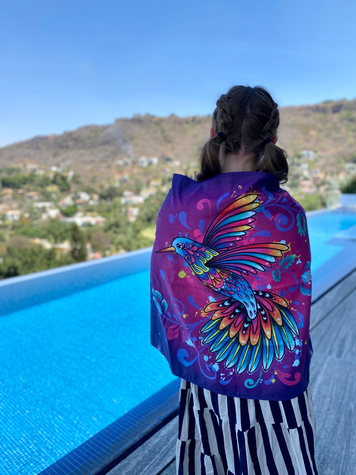 Hummingbird Beach Towel Backpack - 2-in-1 Sand-Free, Quick-Dry, & Versatile!